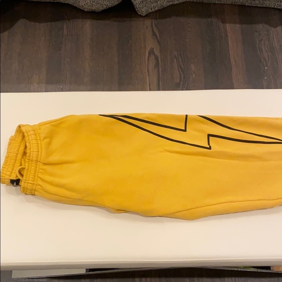 SHADOW HILL SWEATS (LIMITED EDITION!) - Picture 2 of 4